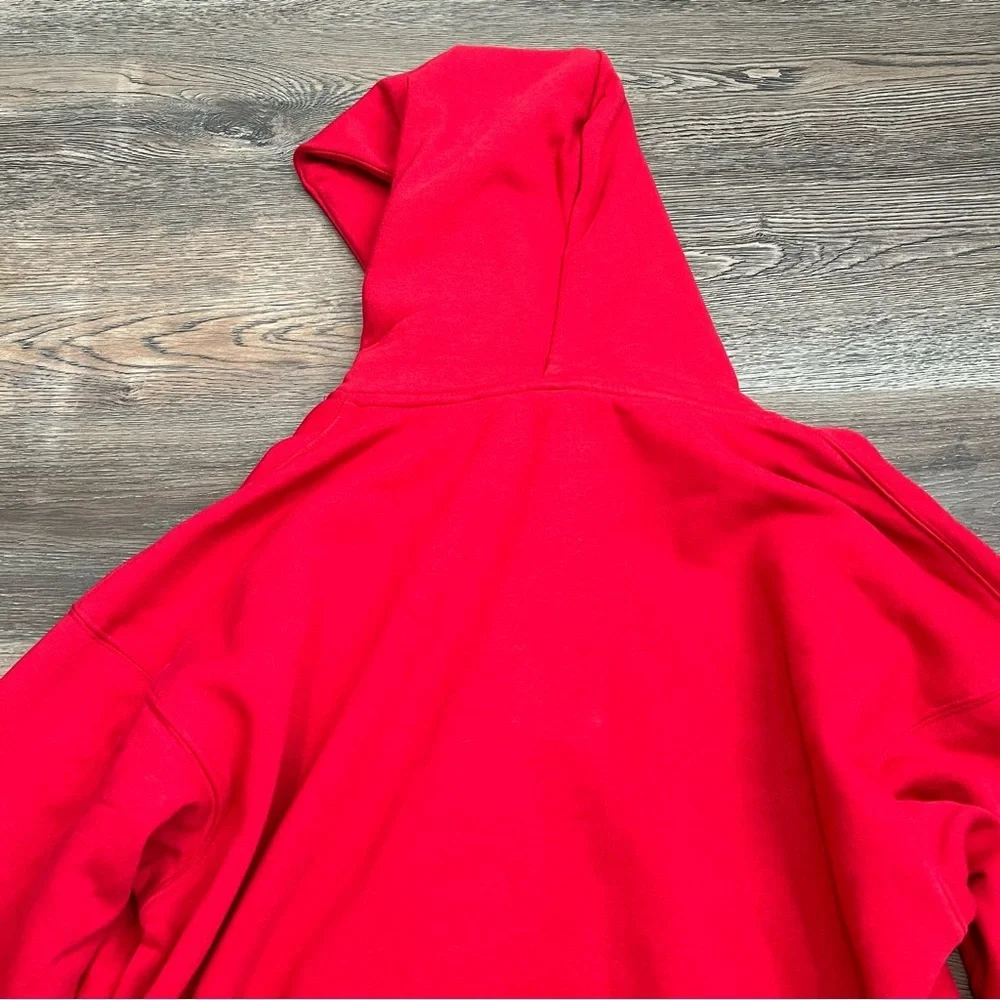 ❄️ NWT Women Oversized Graphic Hooded Pullover Sweatshirt Wild Fable Medium Red - Picture 6 of 7